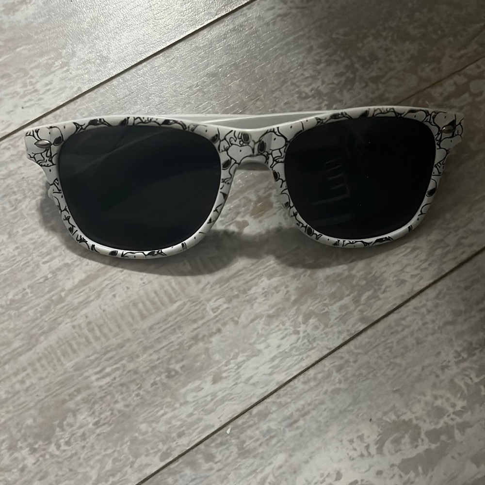 Cute Snoopy sunglasses for kids/adults